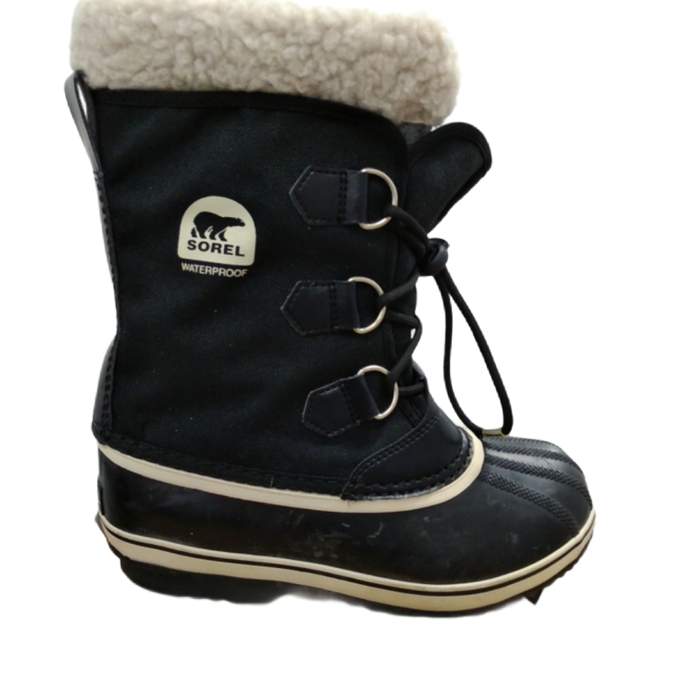 Sorel mid length lace up snow boots size 6.5